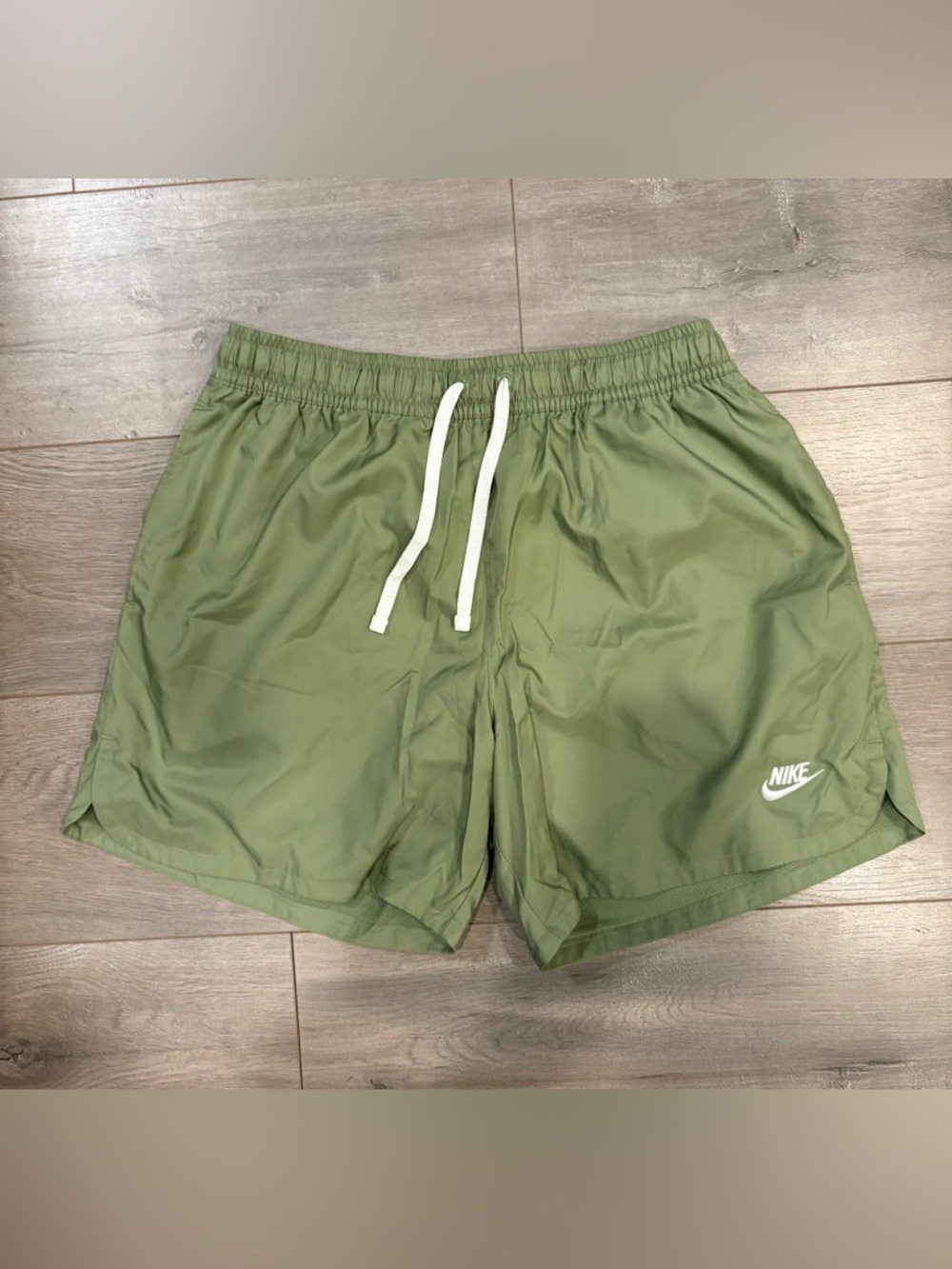 Nike Club 6'' Woven Flow Athletic Shorts Mens L University Green
